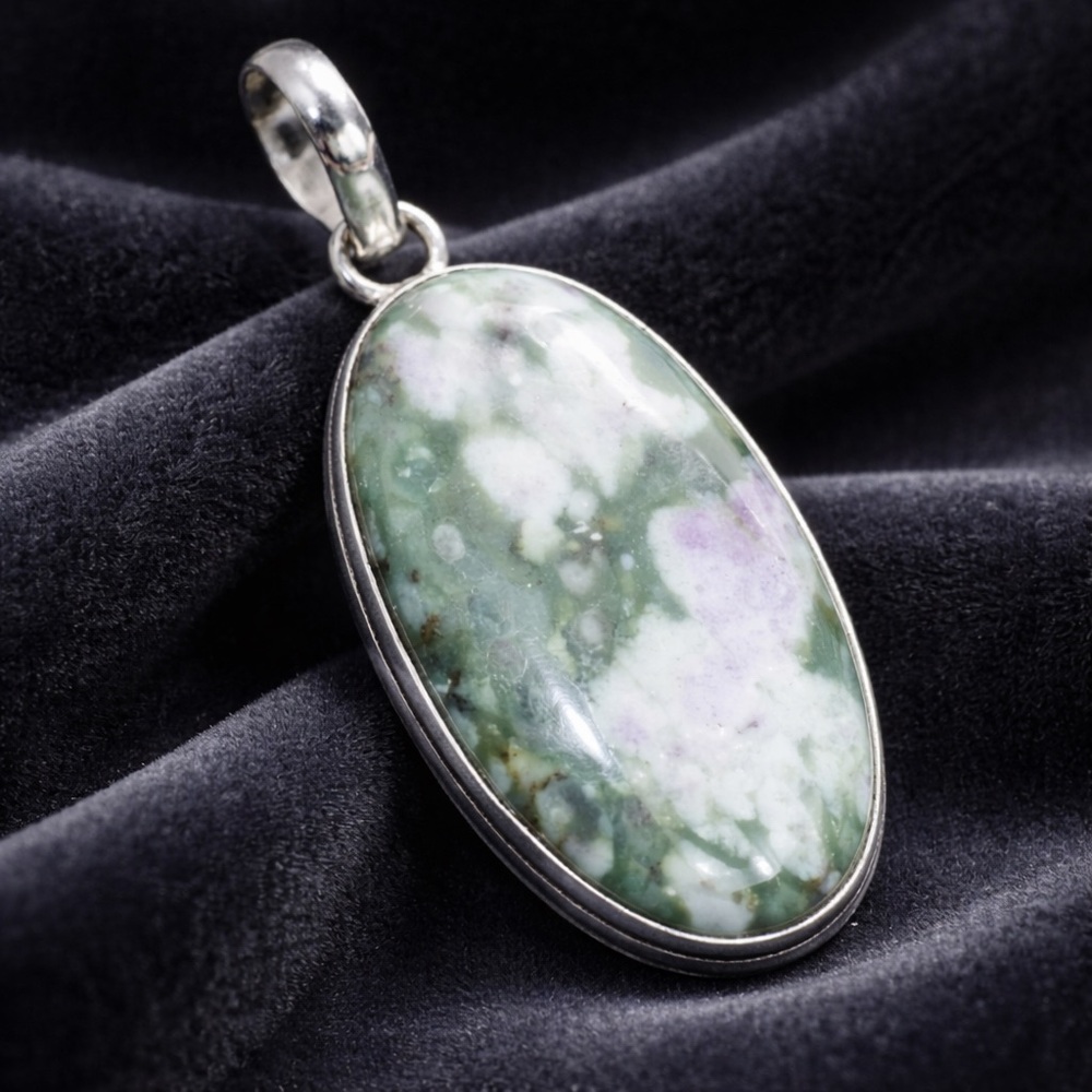 Peace Jade Necklace - Picture 6 of 9